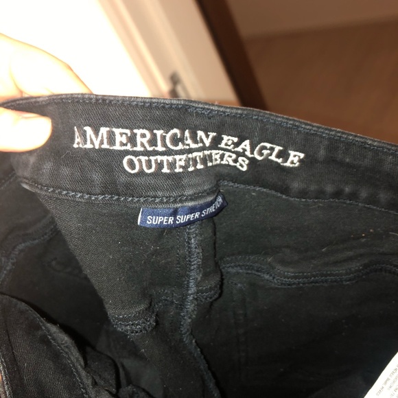 Black distressed American Eagle jeans - Picture 3 of 3